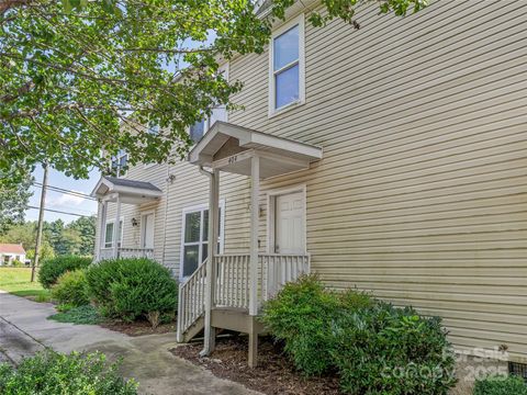 404 Villas Court Asheville NC 28806