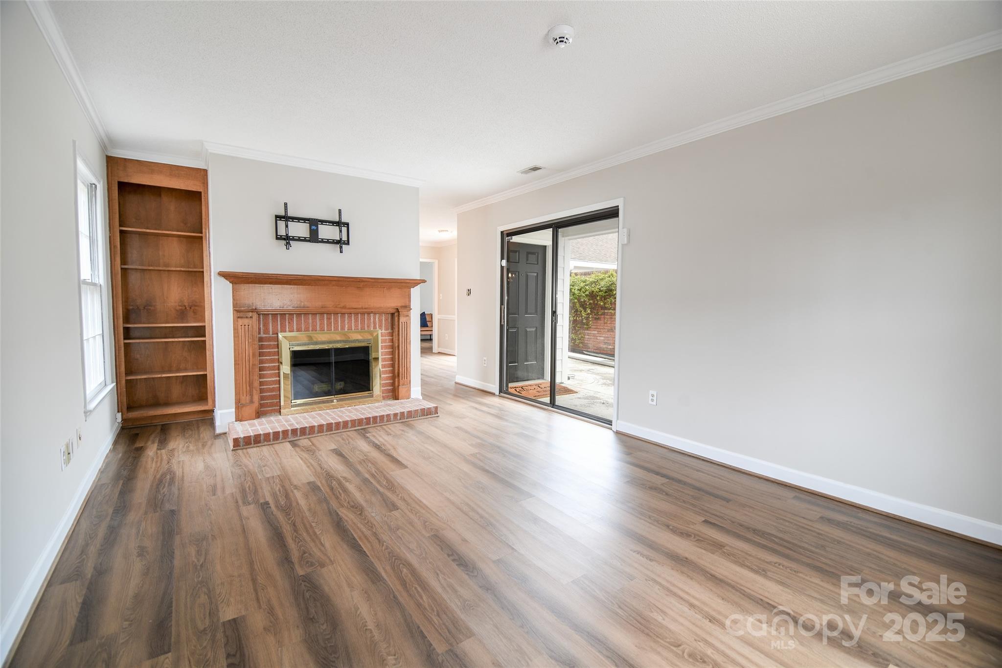 2521 Quail Lake Drive