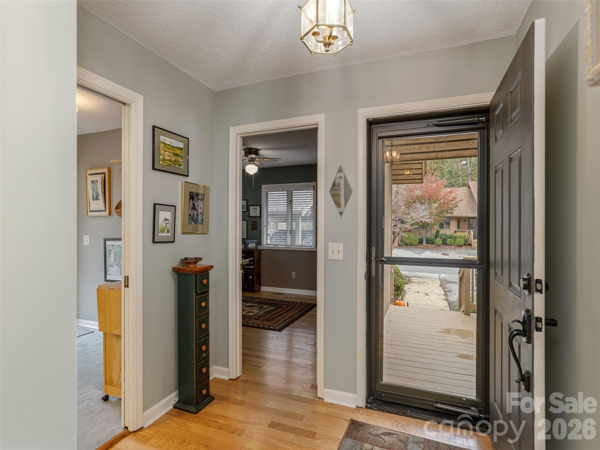 606 Red Oak Drive