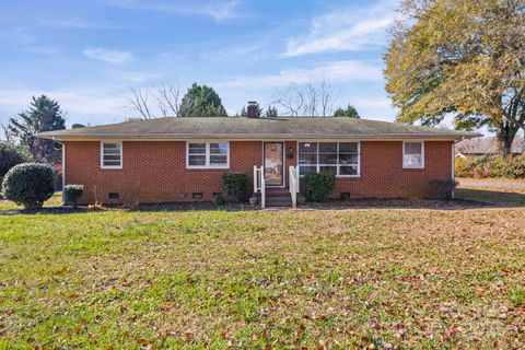 Photo of 1703 E Perry Street, Gastonia, NC 28054 (MLS # 4320347)