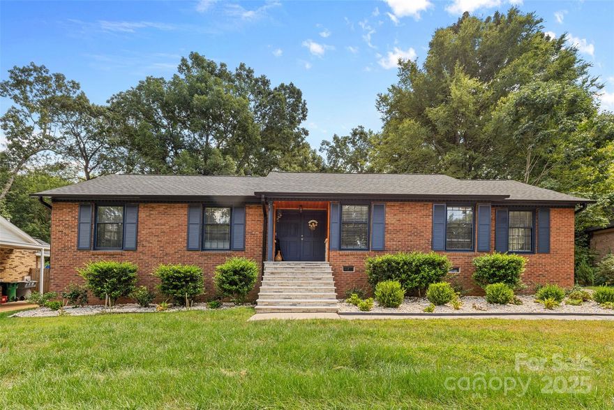 Incredible opportunity to own a fully renovated all brick ranch in the desirable Easthaven neighborhood, conveniently located near Uptown, major highways, and shopping. Thoughtfully updated throughout, this home boasts a chef’s kitchen with an oversized island, Cambria quartz countertops, gas stove, stainless steel appliances, undermount sink, and a walk in pantry. The bright, open floor plan is enhanced by LVP flooring and elegant crown molding.

A versatile flex room off the main living area is ideal for a home office, gym, or playroom. The primary suite features a custom walk in closet and a beautifully updated bath with a dual vanity and tiled shower. 

Enjoy outdoor living in the large, flat backyard cleared for entertaining with ample parking, a new fence, and a stylish tool shed. Truly move in ready and designed for modern living!