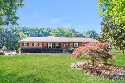 Photo of 2049 Charlotte Highway, Mooresville, NC 28117 (MLS # 4386883)