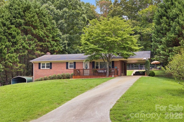 2516 COROLLA HILLS DR, LENOIR, NC 28645 - Image a4a539b88af667a759a2eaeeddd7b8c8/185814369