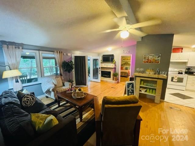 Lake Shore - Residential Lease