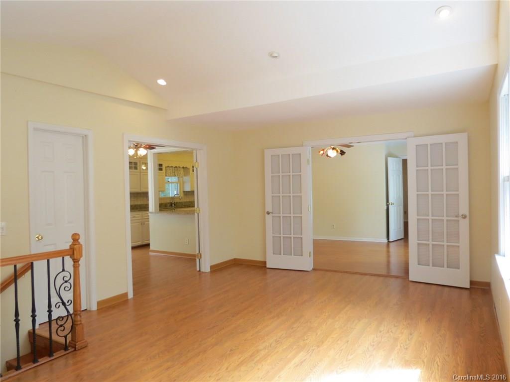 Walnut Ridge - Residential