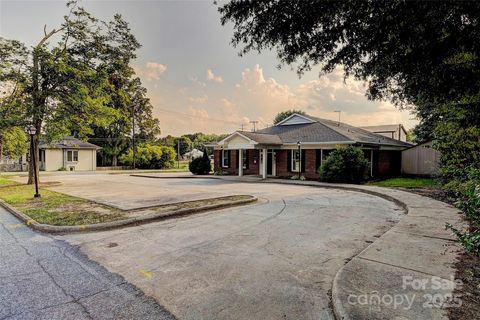 112 S Oak Street Cherryville NC 28021