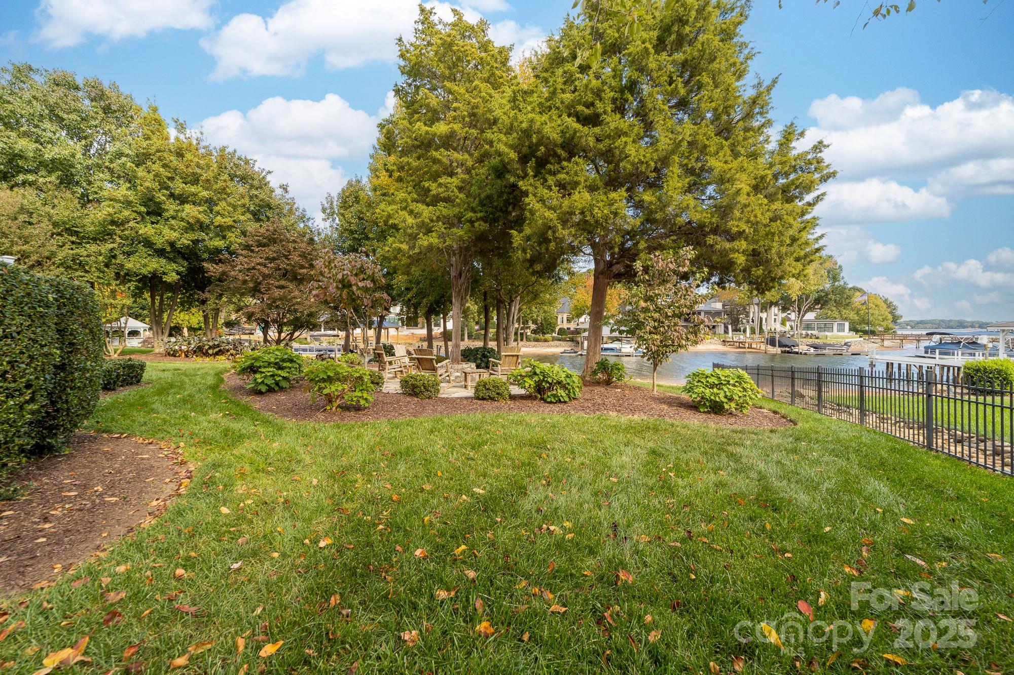 The Peninsula - Residential