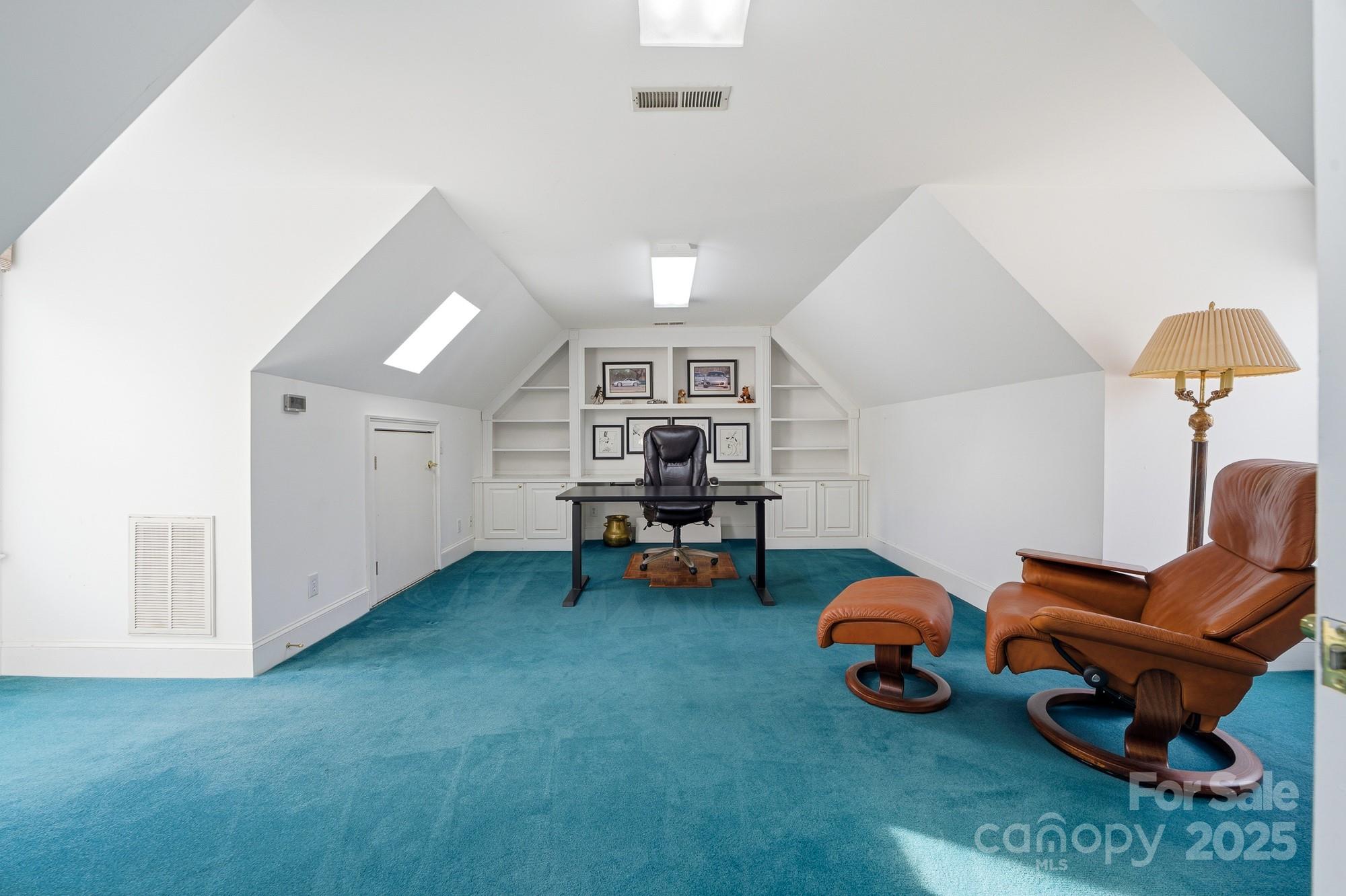 The Peninsula - Residential