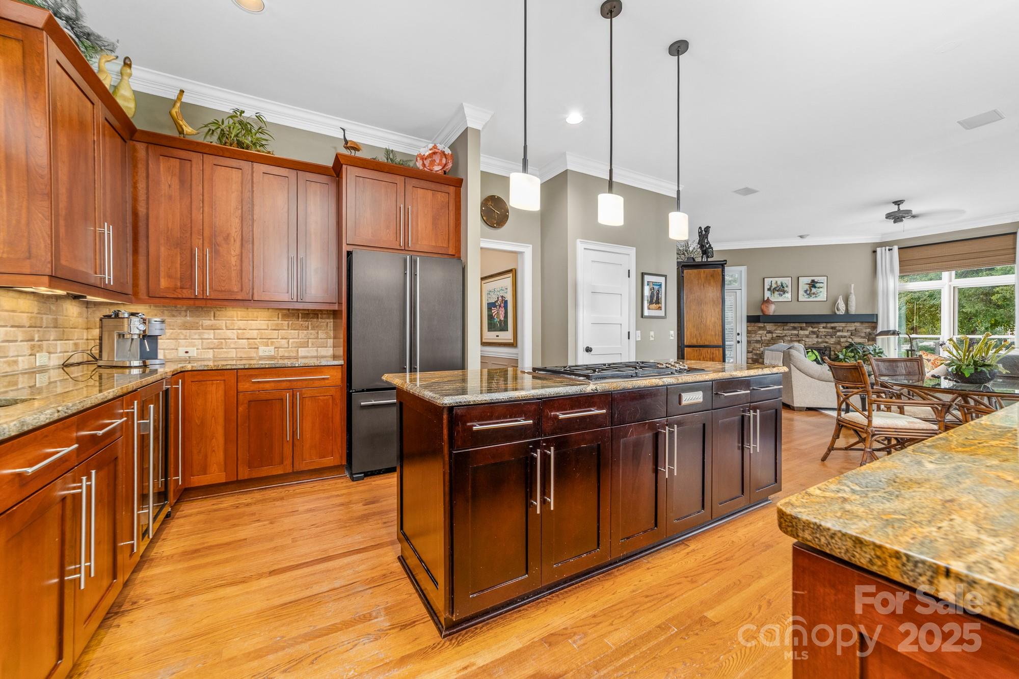 The Peninsula - Residential