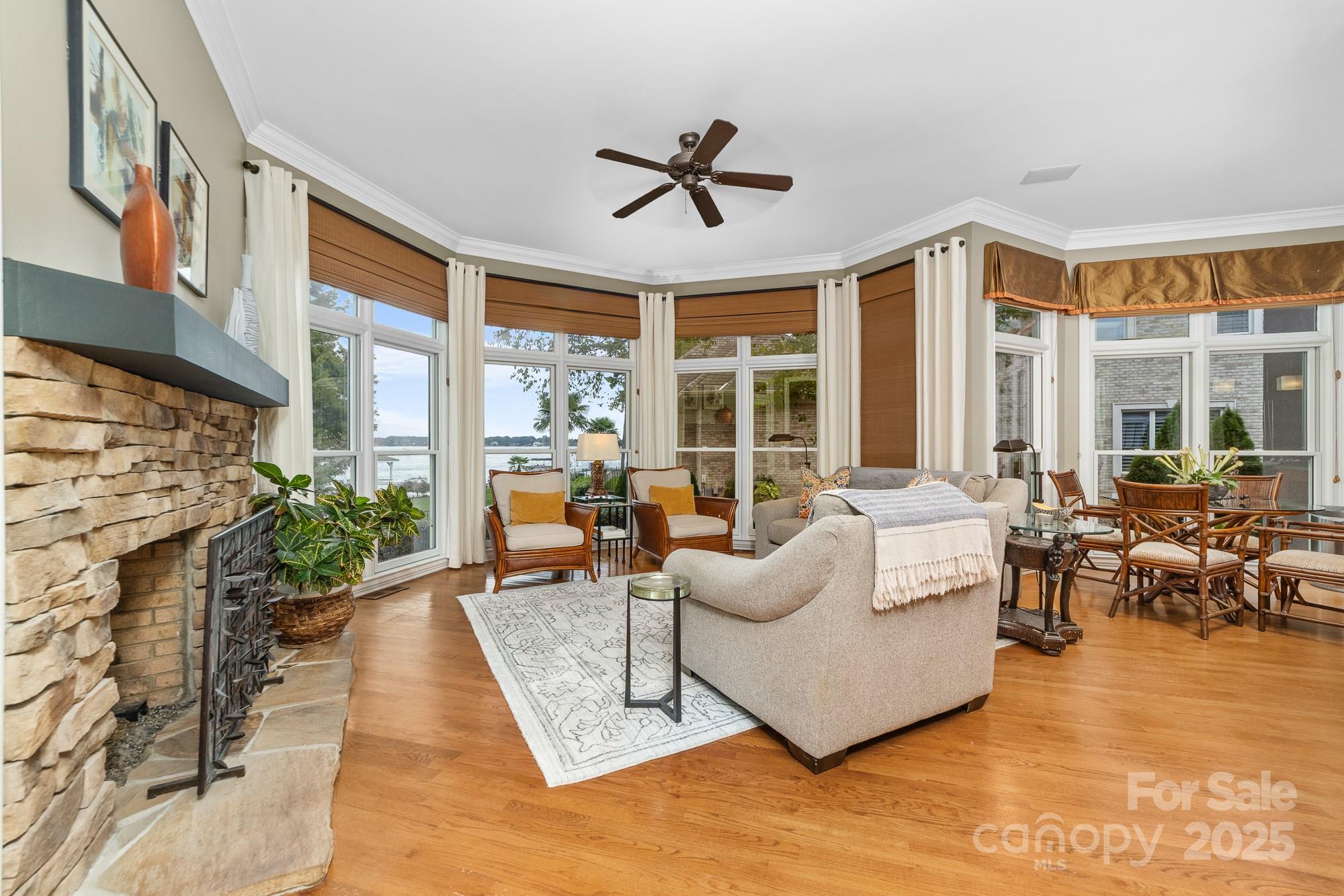 The Peninsula - Residential