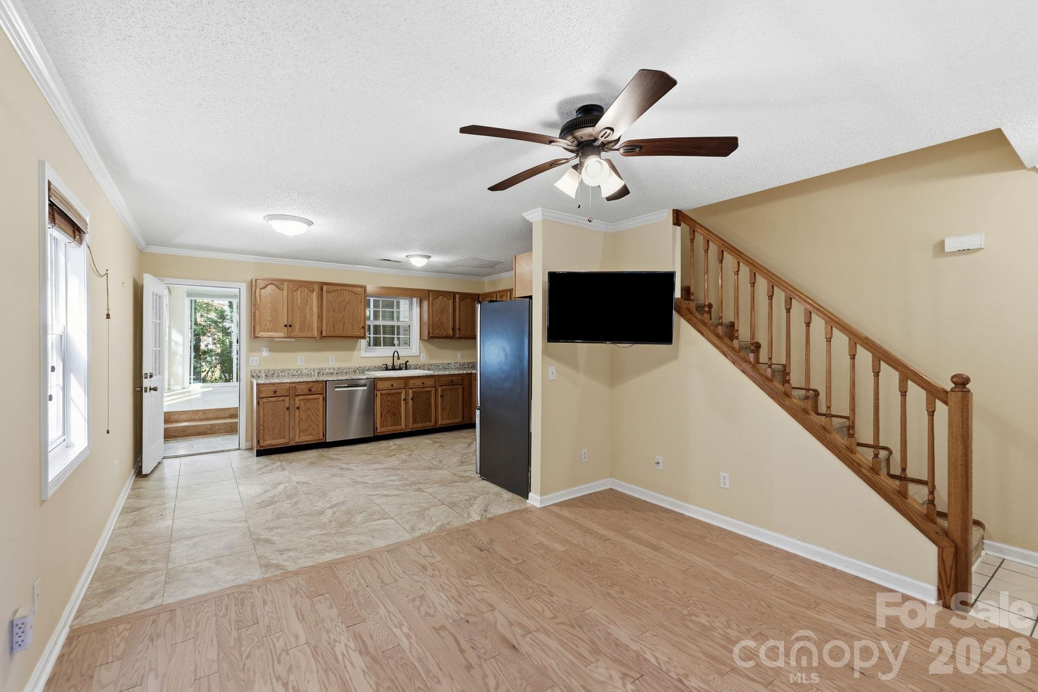 114 Sandpiper Palisades Street