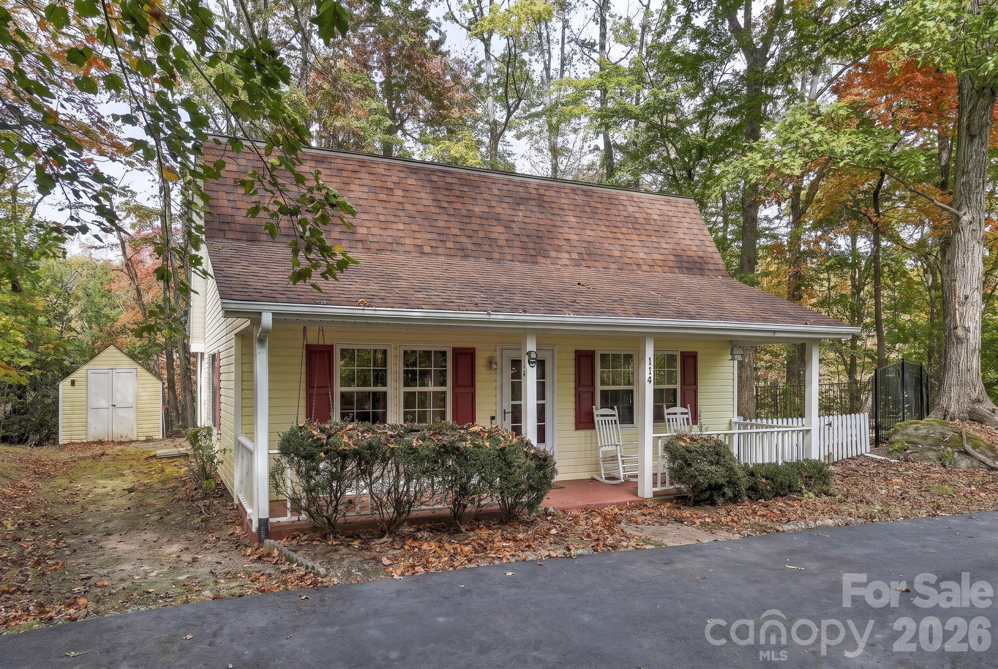 114 Sandpiper Palisades Street