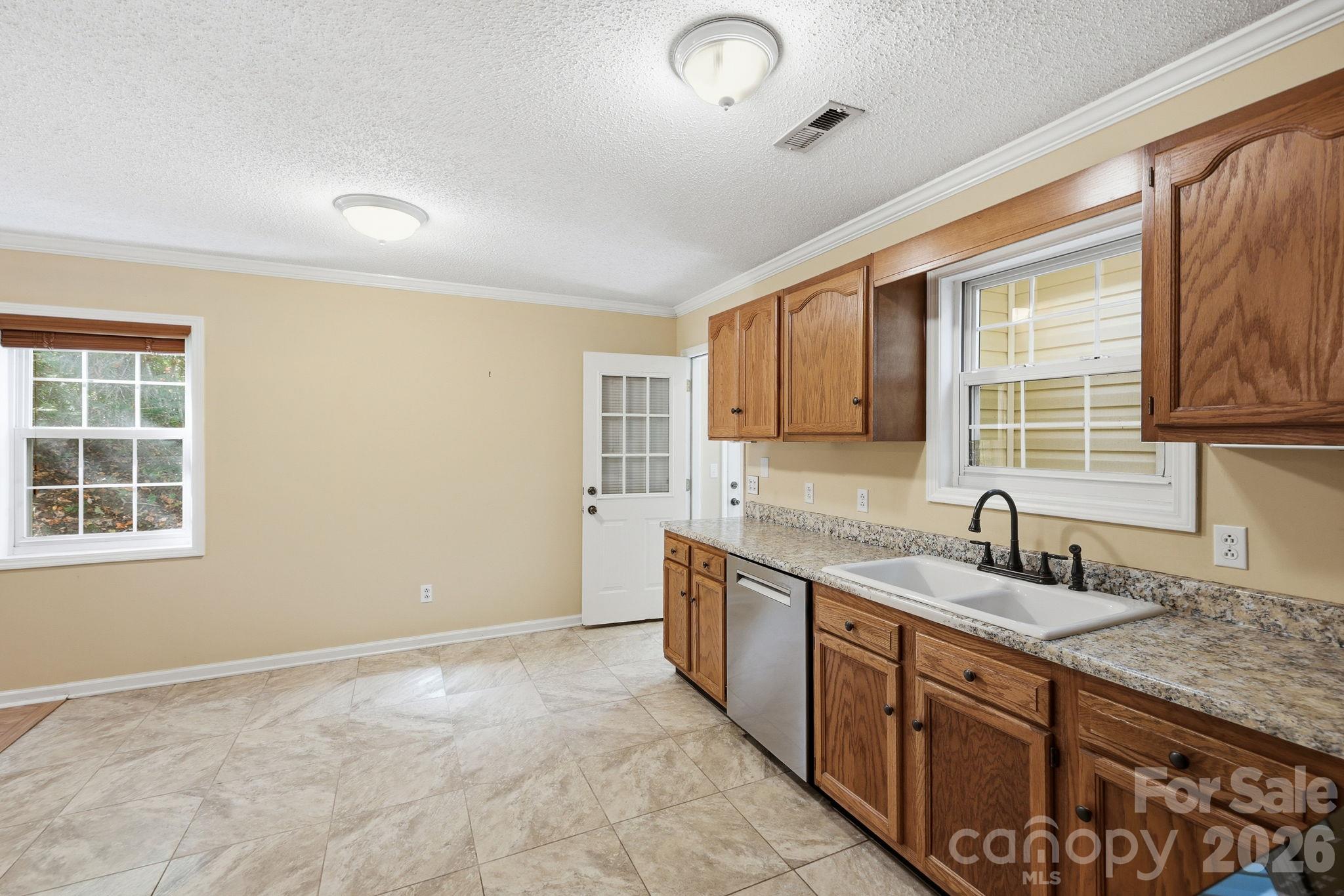 114 Sandpiper Palisades Street