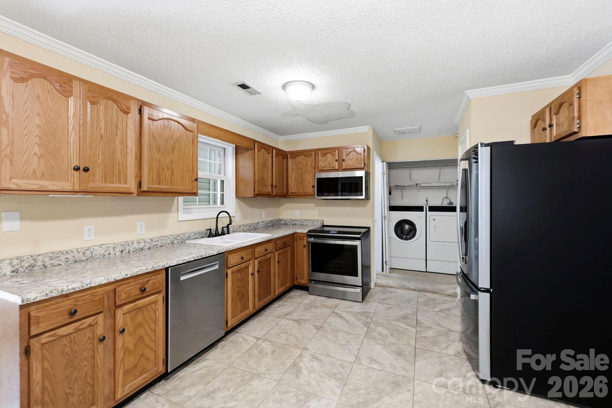 114 Sandpiper Palisades Street