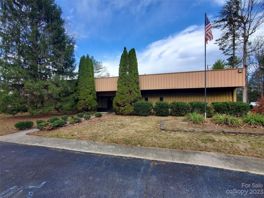 Sale/leaseback - investment sale opportunity! Seller is negotiable on leaseback terms. Will commit to 2-7 years, based on buyer's preference. 26,364 square feet light industrial property convenient to major traffic corridors. 3 phase electrical service; ~2600 sf of office w/plush reception area; ~23,750 sf warehouse, with ceiling heights ranging from 11.5 to 15.5ft; 1 dock high and 3 drive-in/roll-up doors; 2 overhead cranes; fully conditioned through out; 5 bathrooms, 2 breakrooms; 61 striped parking stalls; 16 camera security system.