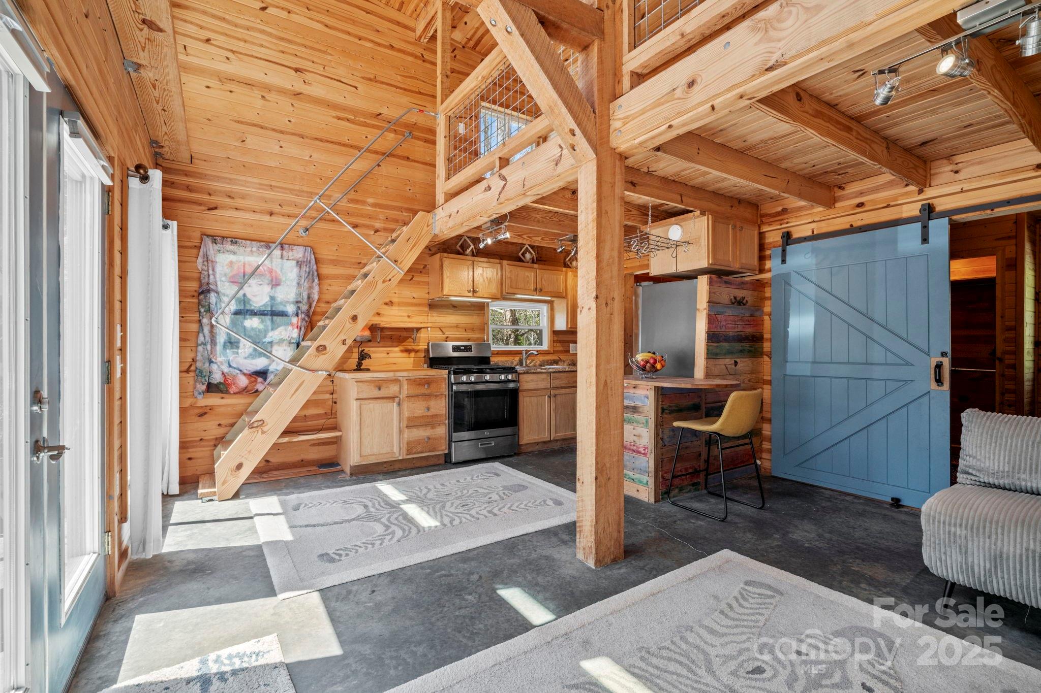111 Moonlight Pines Trail