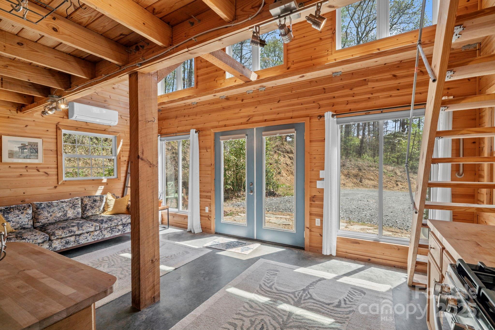 111 Moonlight Pines Trail