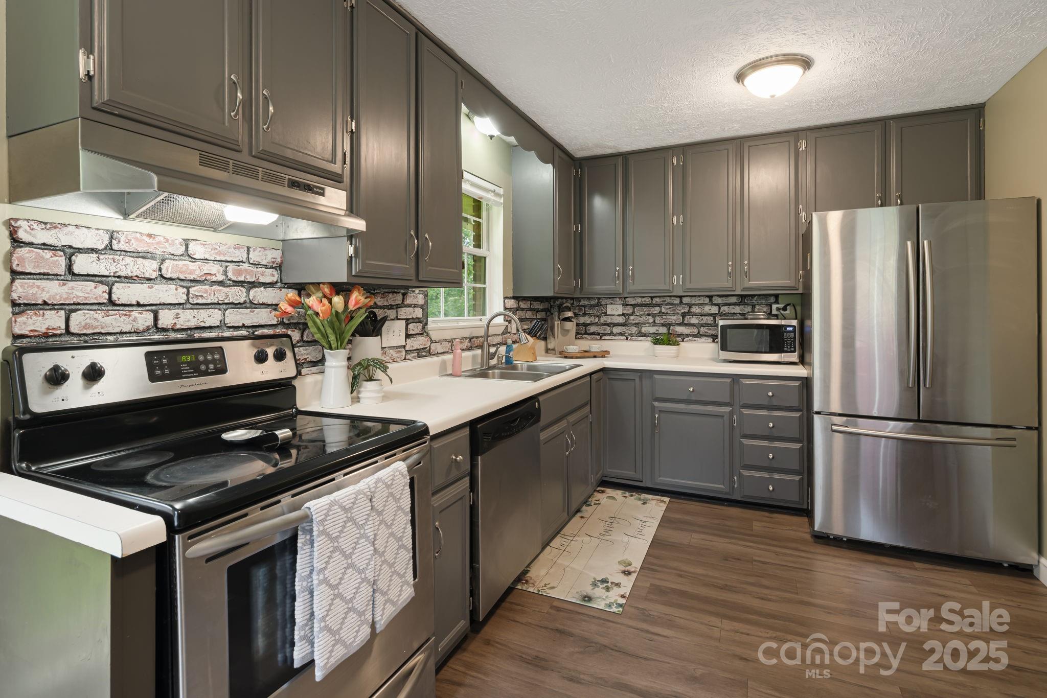 Midway Brook - Residential