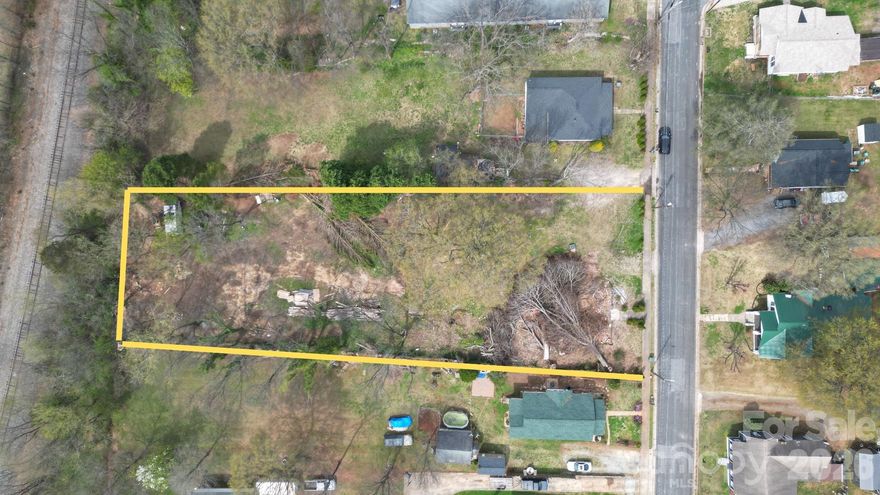 Cleared and build-ready lot . Property offers access to city water and sewer, making it ideal for a smooth construction process. Conveniently located minutes from downtown Newton, shopping, and major roadways. Excellent opportunity for builders or buyers looking to design and build in an established area. Investors—this opportunity allows for the construction of a single-family or multi-family residence, offering flexibility to execute the strategy that best fits your investment goals.