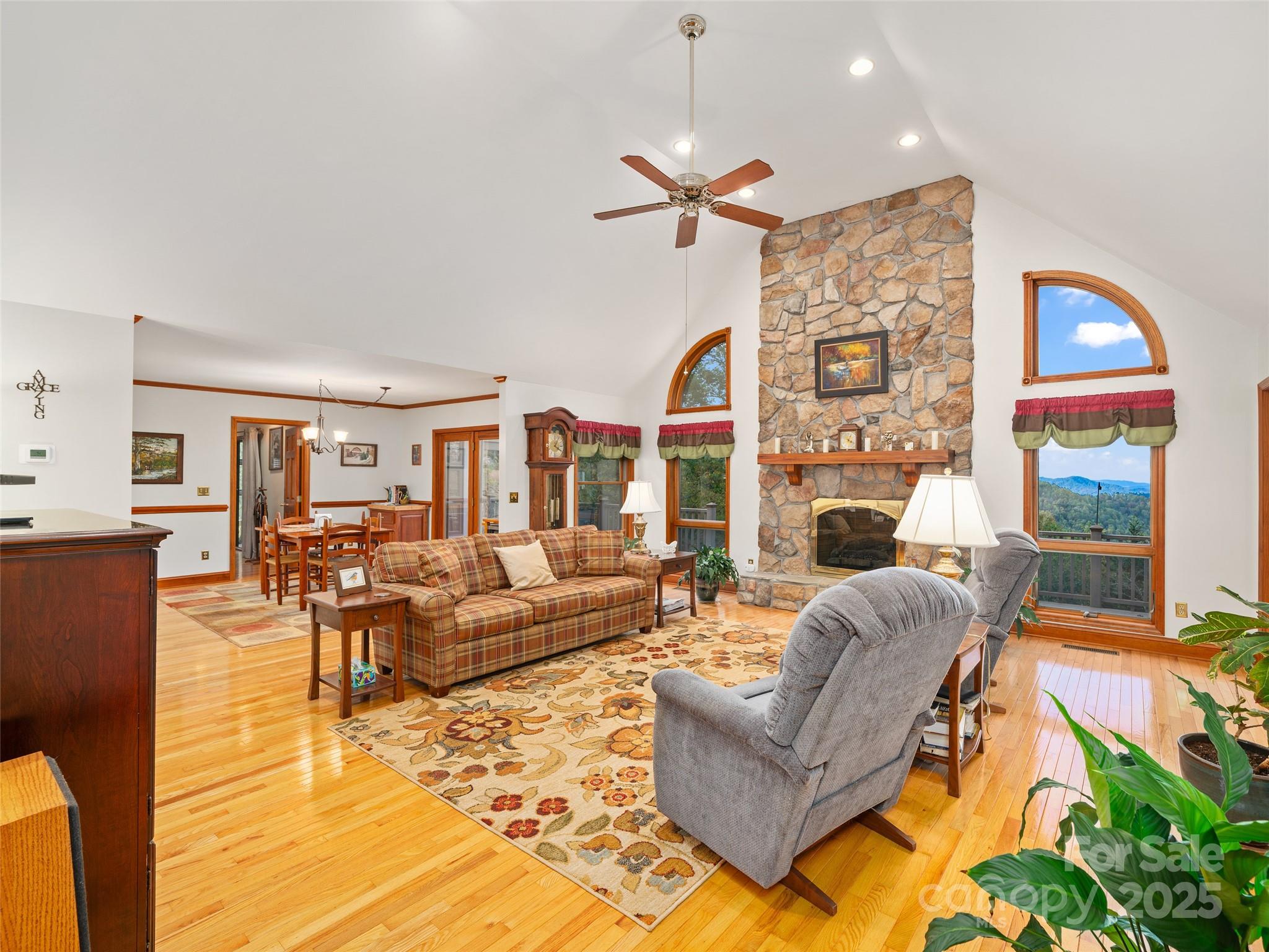 105 Bluebird Lane