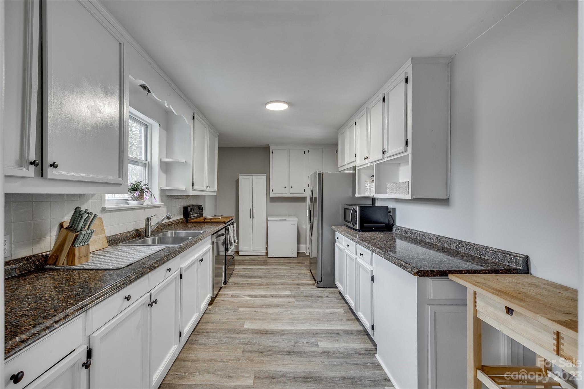 Country Club Estates - Residential