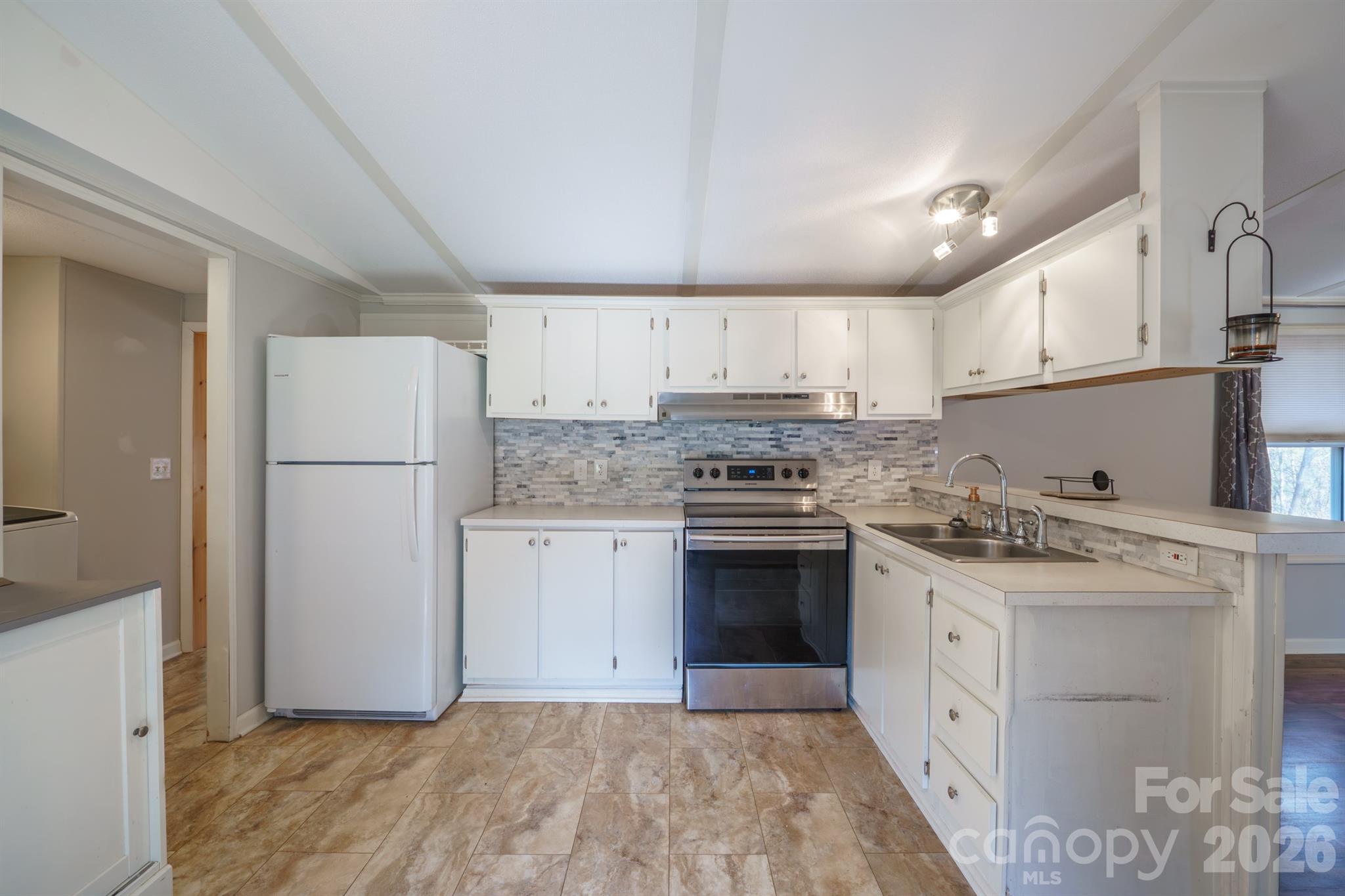 222 Summertree Drive