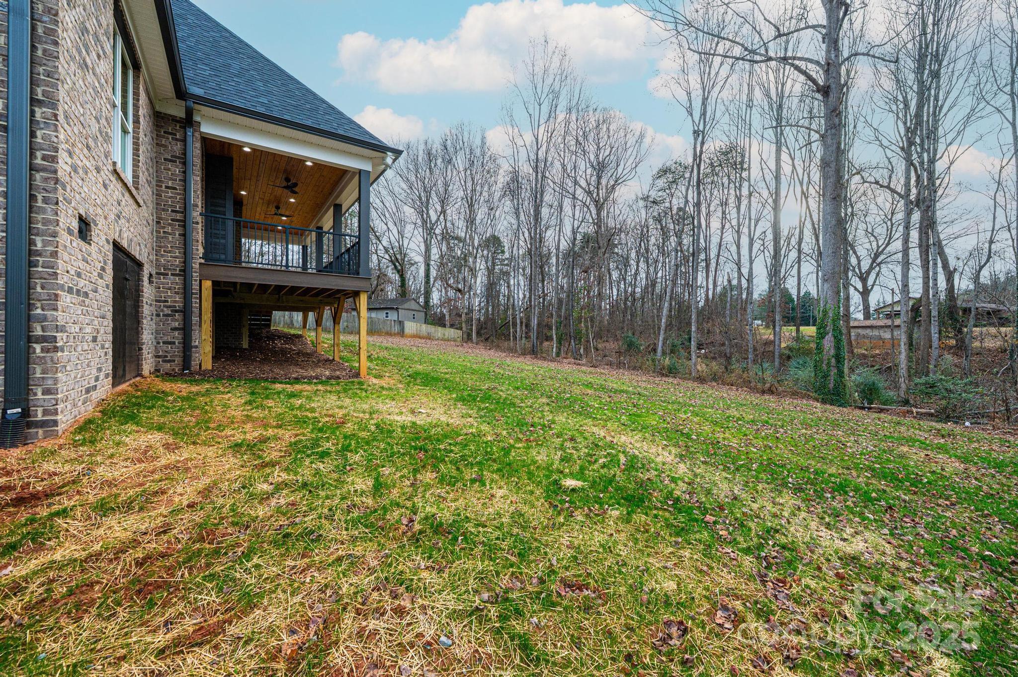 1328 33rd Avenue Drive NE