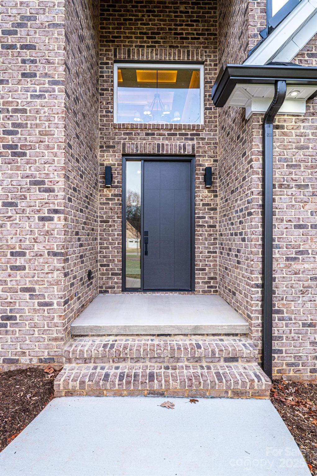 1328 33rd Avenue Drive NE