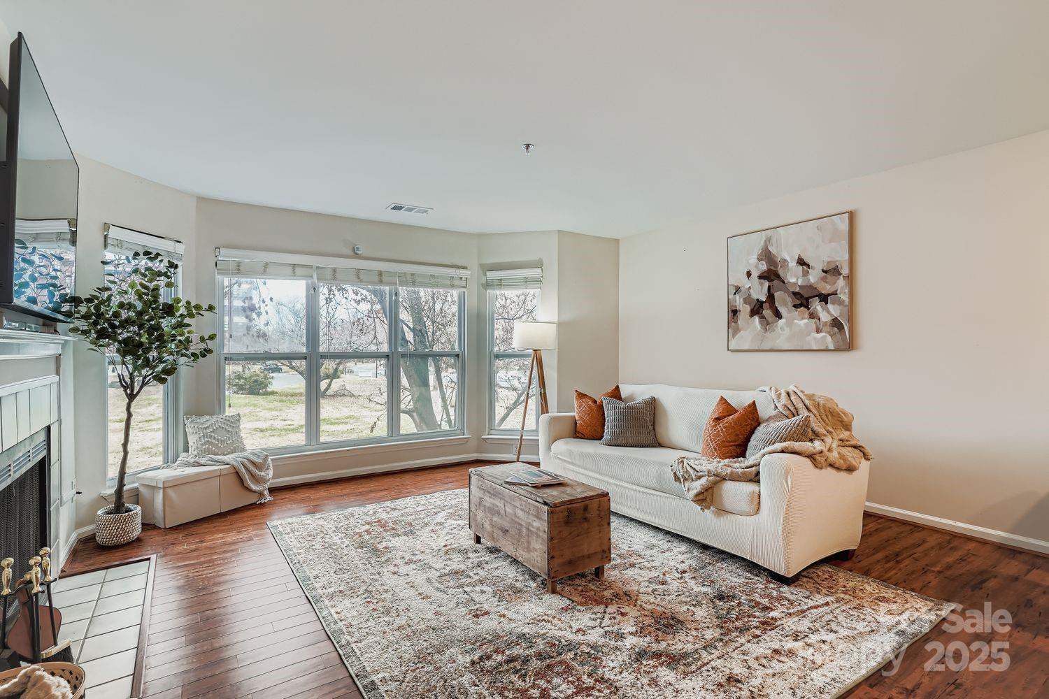 529 N Graham Street 2G