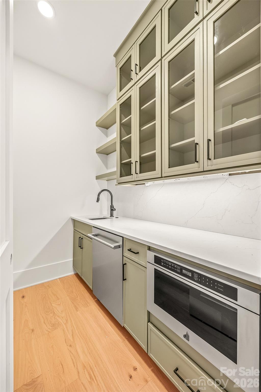 Crown Colony - Residential