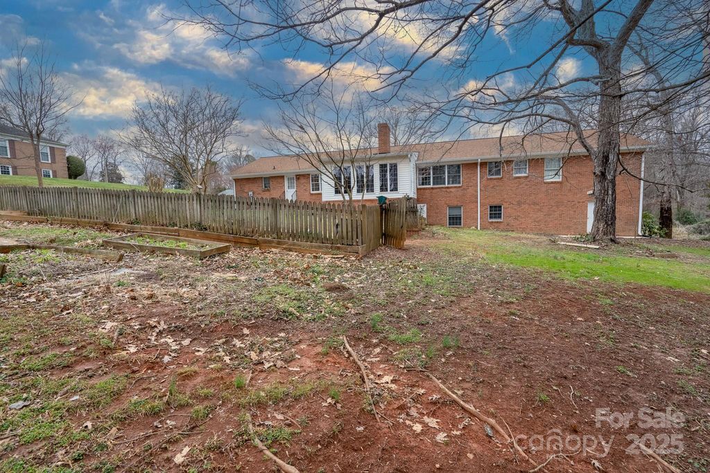 listing image 42