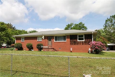 562 Cedar Drive Lexington NC 27292