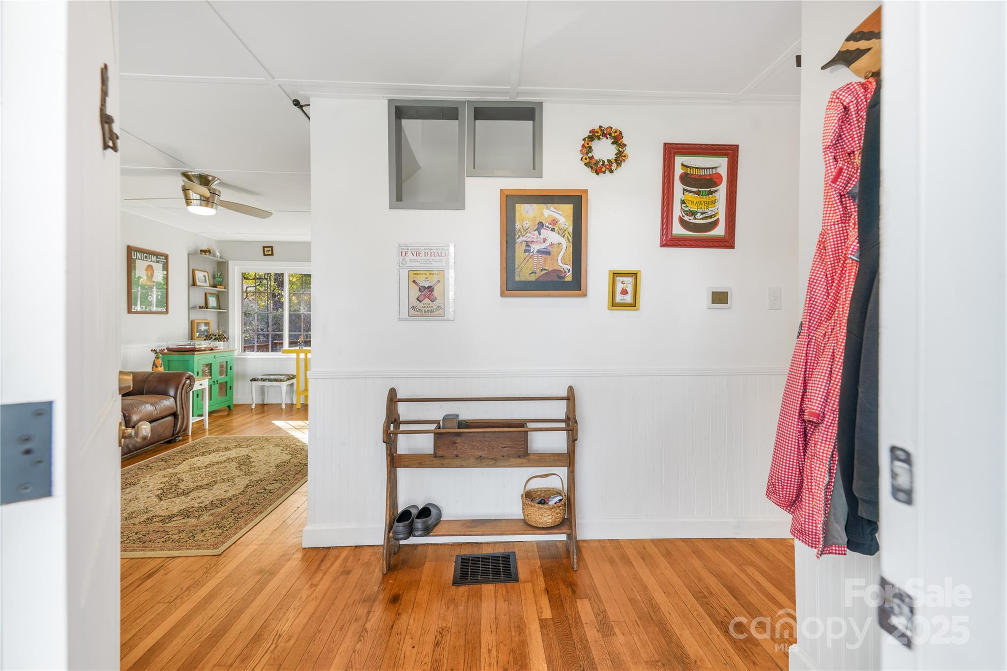 23 Laurel Loop