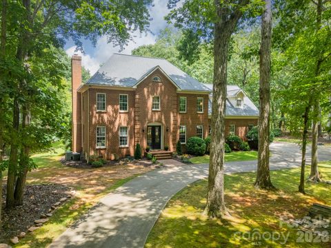 Photo of 3307 Sandalwood Lane, Waxhaw, NC 28173 (MLS # 4373211)