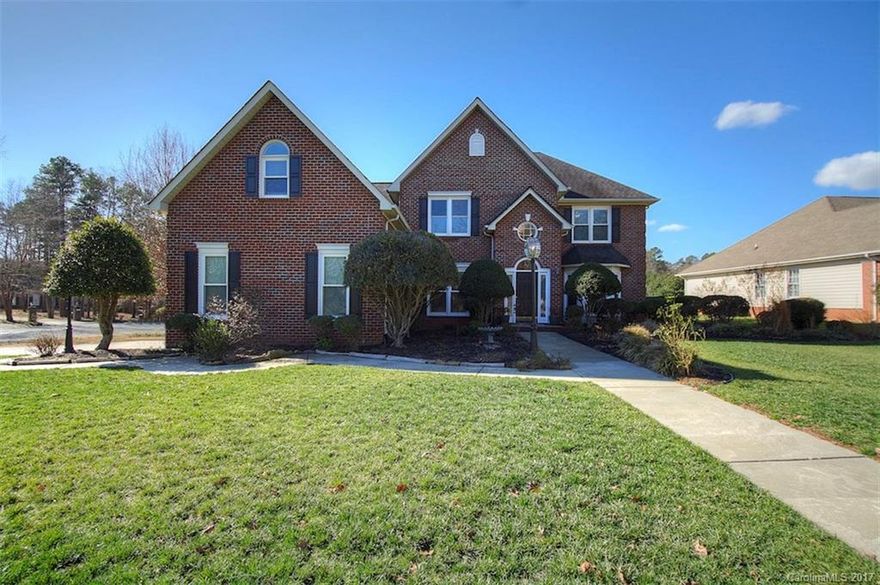 5BR/3.5BA full brick home in the Yorkshire neighborhood of Union County, 1.06 acres of land. Separate living quarters with detached garage, living area, kitchen, bedroom, full bath and separate entrance. Spacious home with abundant storage. Open living areas - 2 story living with brick fireplace, large kitchen with stainless steel appliances. Master suite on main floor with double sink vanities, Jacuzzi, tile shower. Extended back patio with brick surround. Excellent property with options.