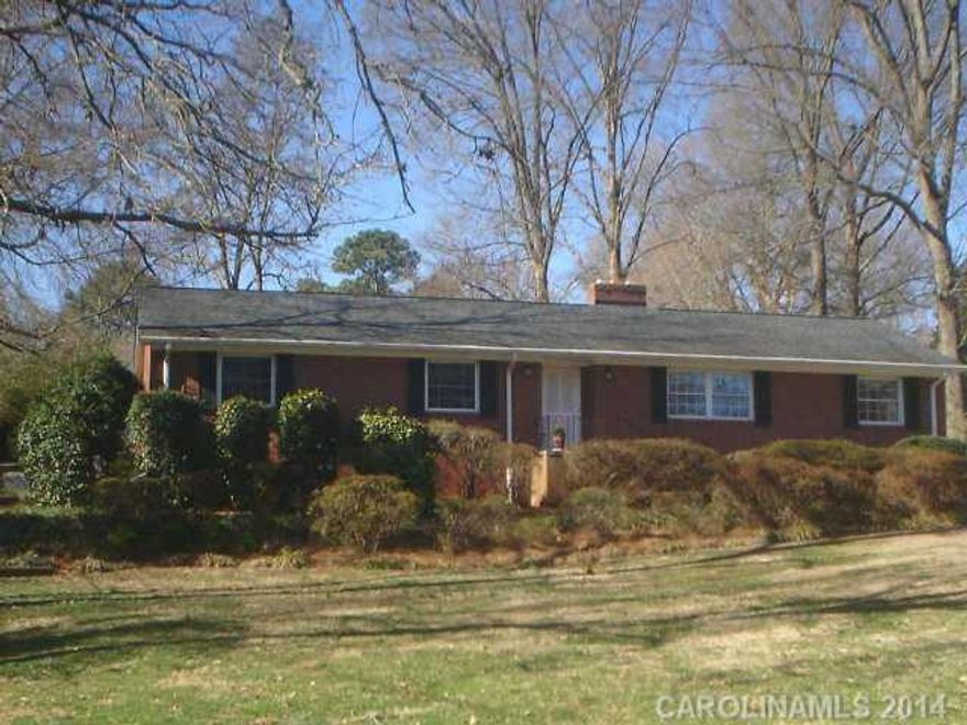 Great all brick home, gorgeous hardwood floors in formal living and dining room. Kitchen with breakfast bar opens to family room with fireplace. Large fenced in backyard, screened-in porch and deck. New roof, great location. No city taxes.