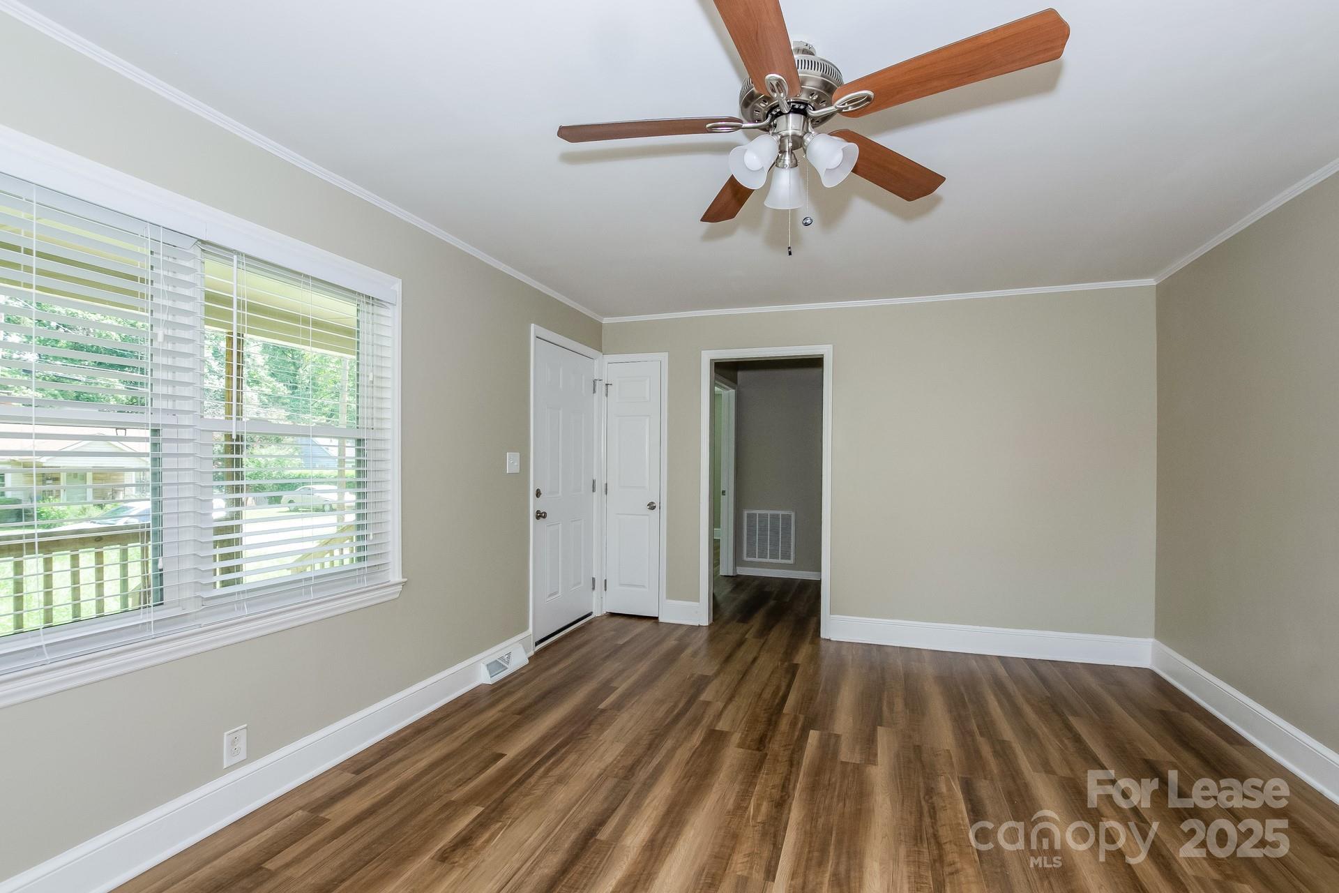 604 Robertson Avenue