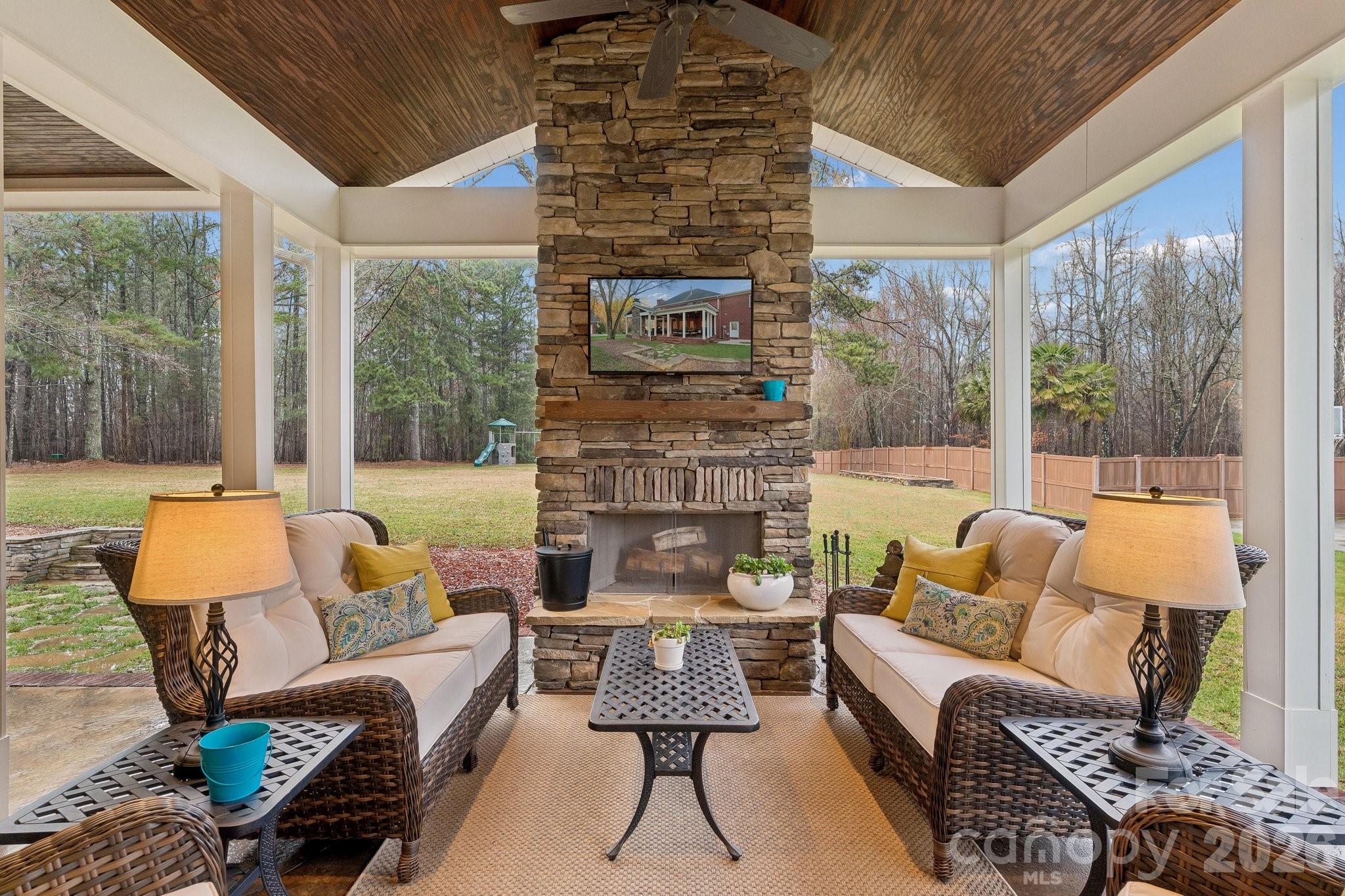 Saint Kidron - Residential