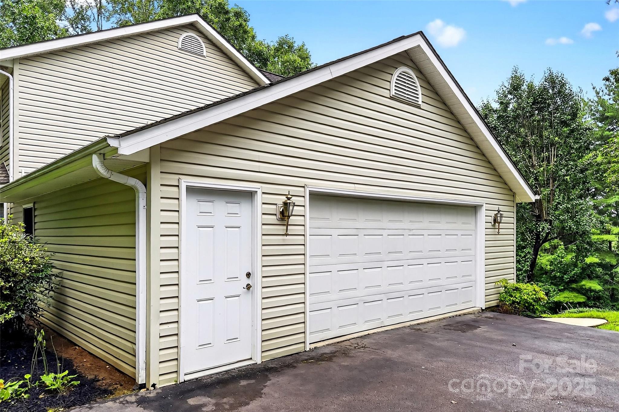 19 Moriah Lane