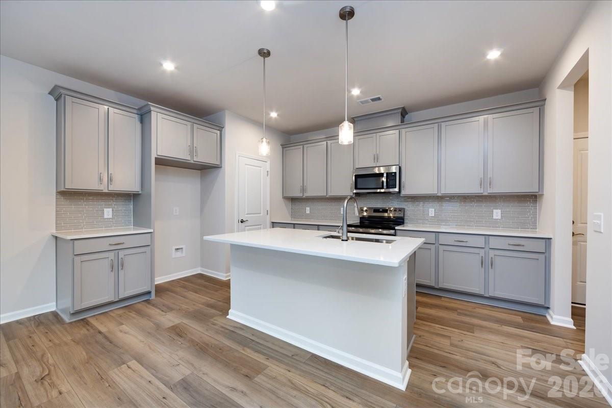 Ellis Townes - Residential