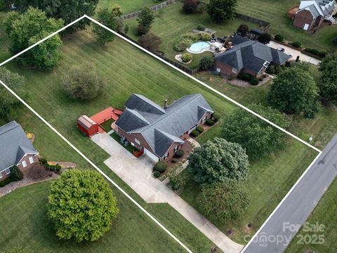 Photo of 192 Baymount Drive, Statesville, NC 28625 (MLS # 4302106)