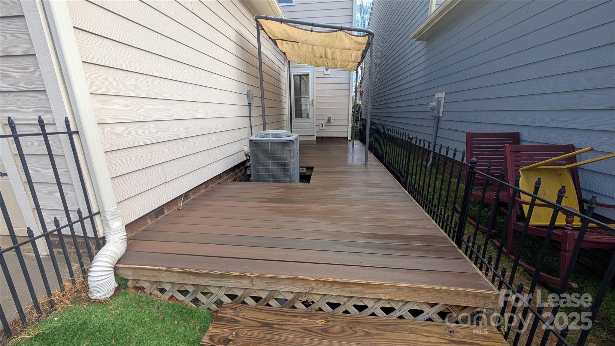 20017 Metaphor Mews None