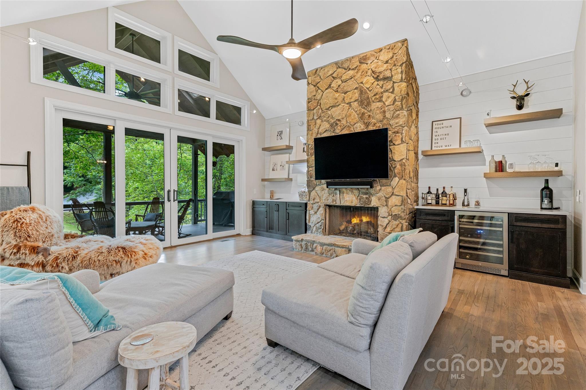 877 Winding Creek Road