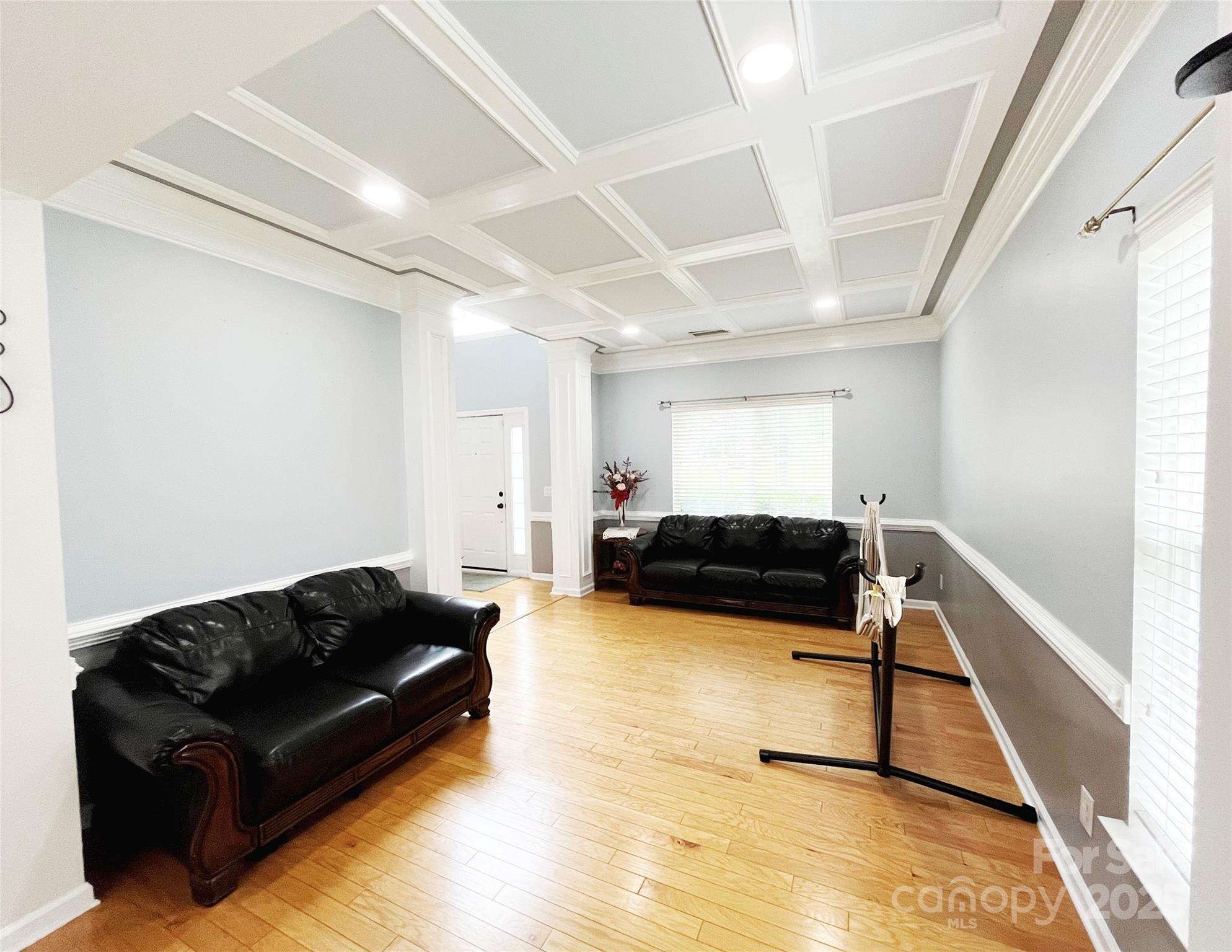 8218 Lynnewood Glen Drive