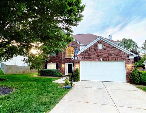 8218 Lynnewood Glen Drive Charlotte NC 28269