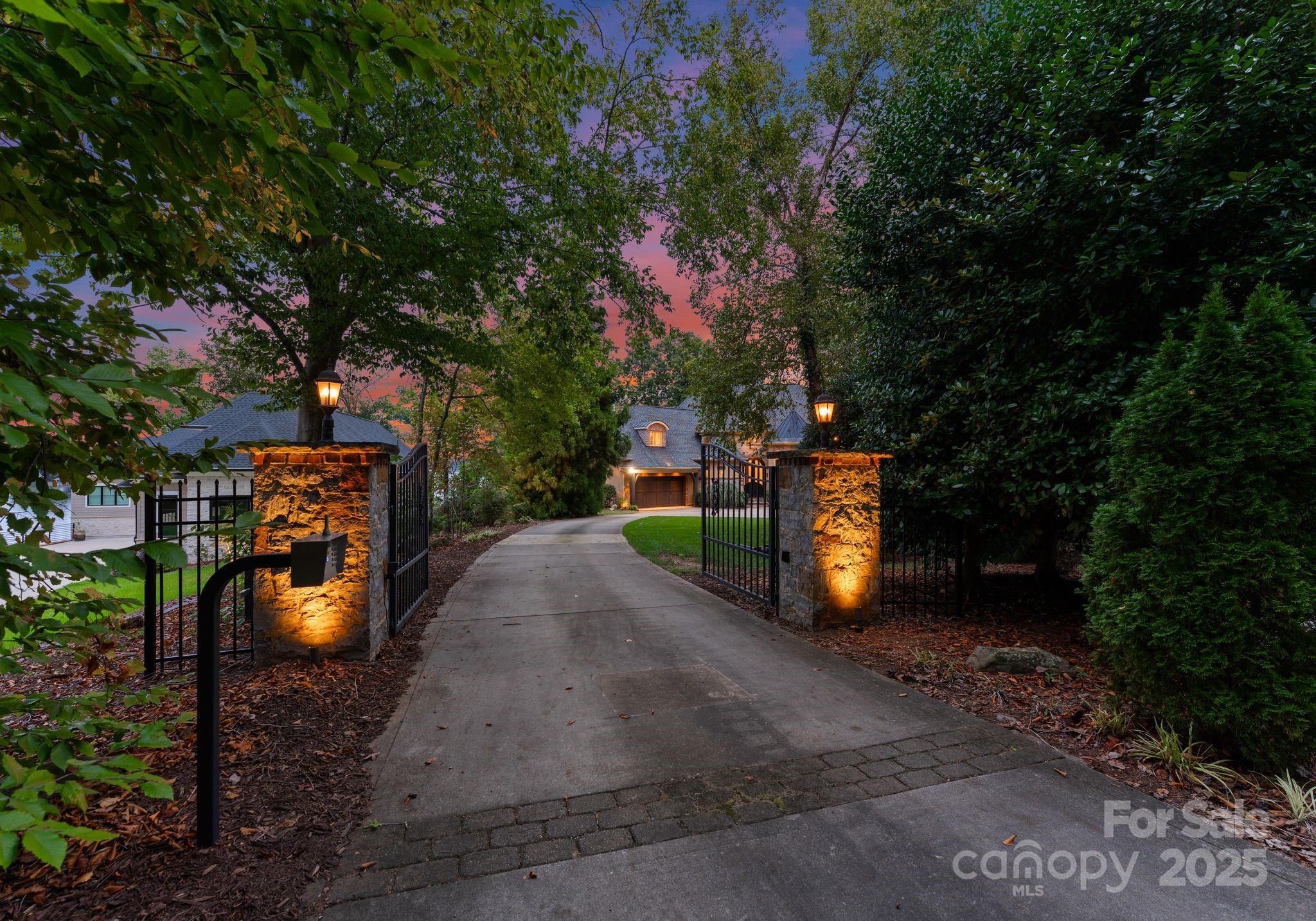 115 Emerald Point Lane