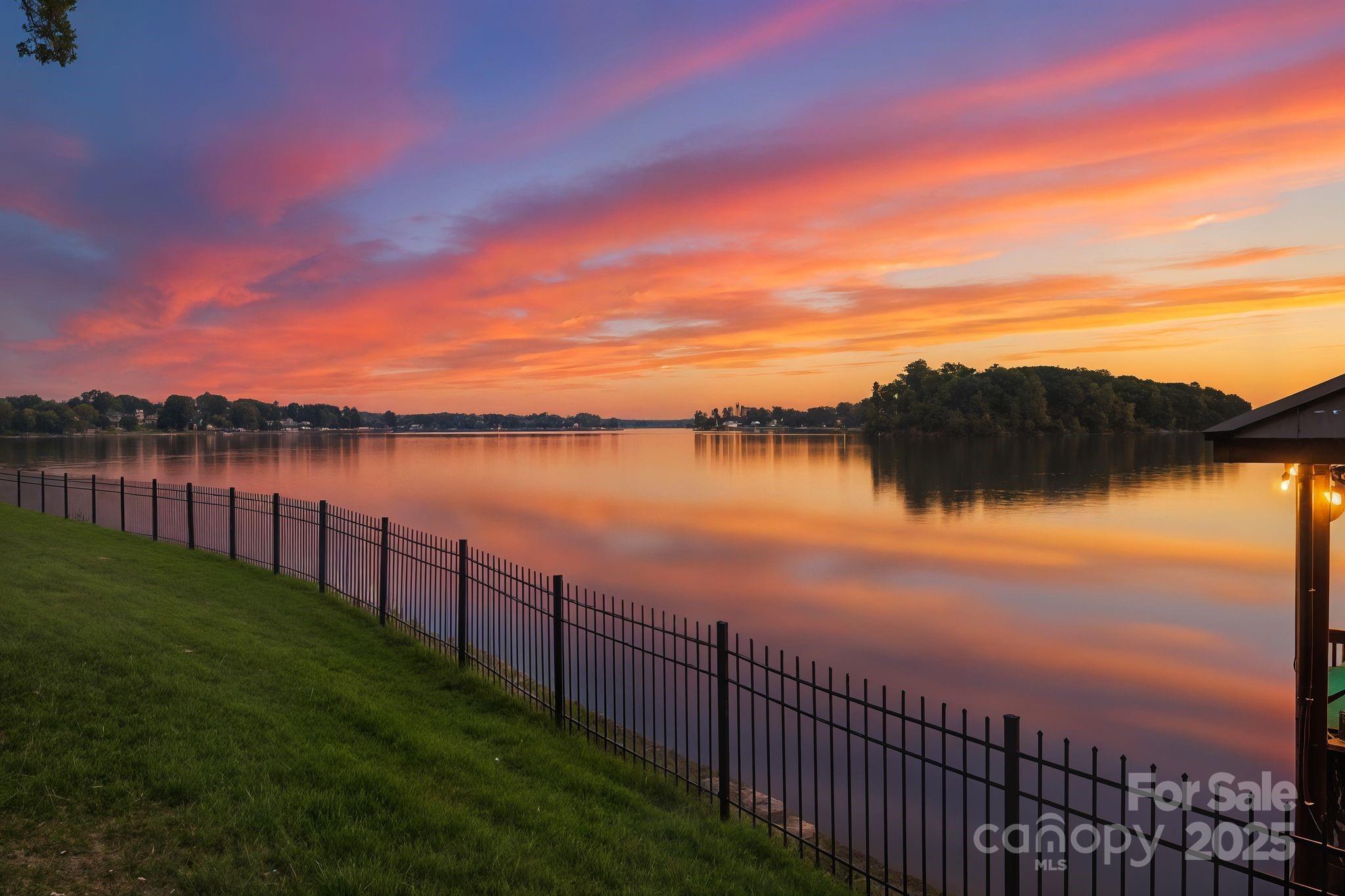 Pinnacle Shores - Residential