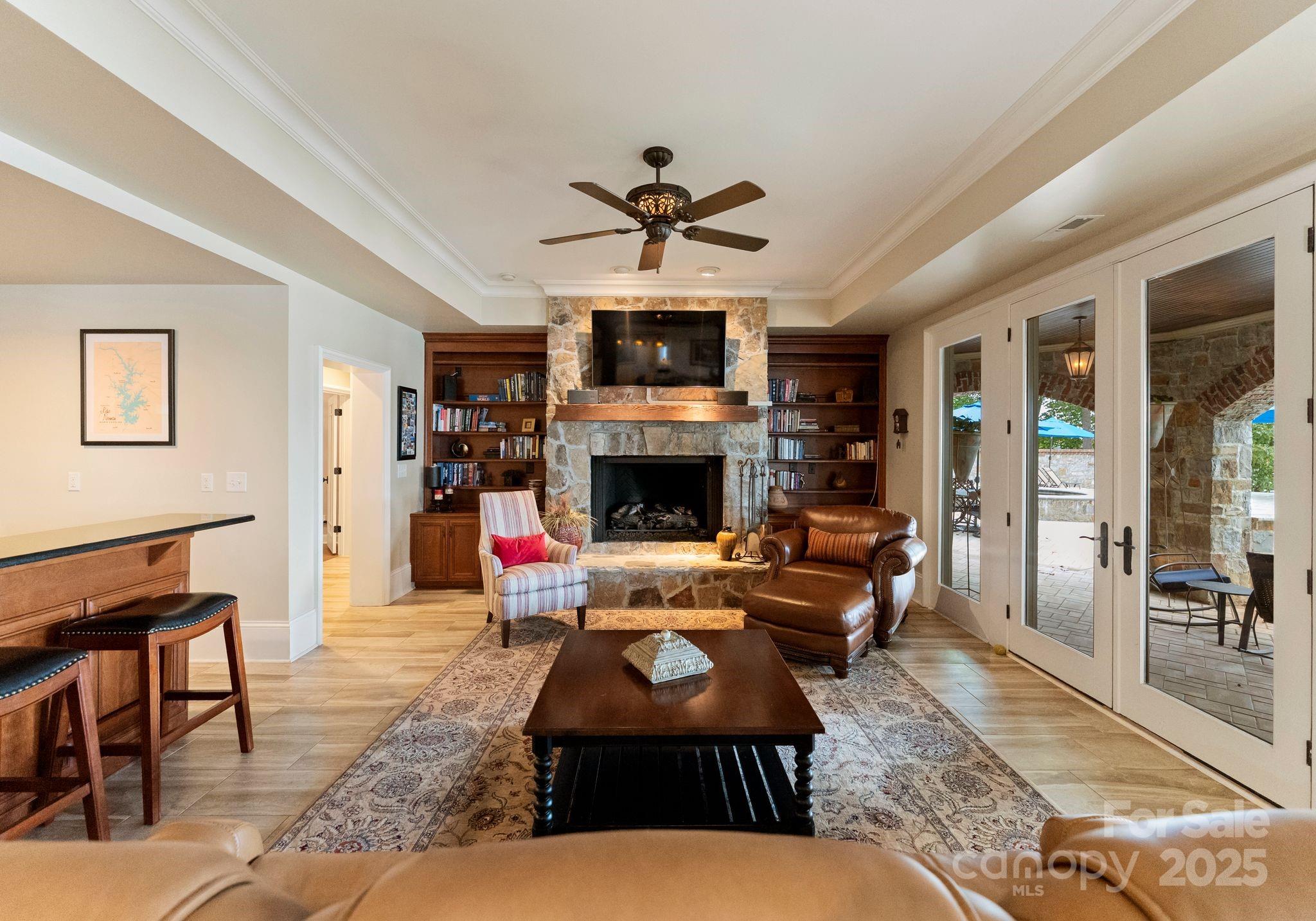 Pinnacle Shores - Residential