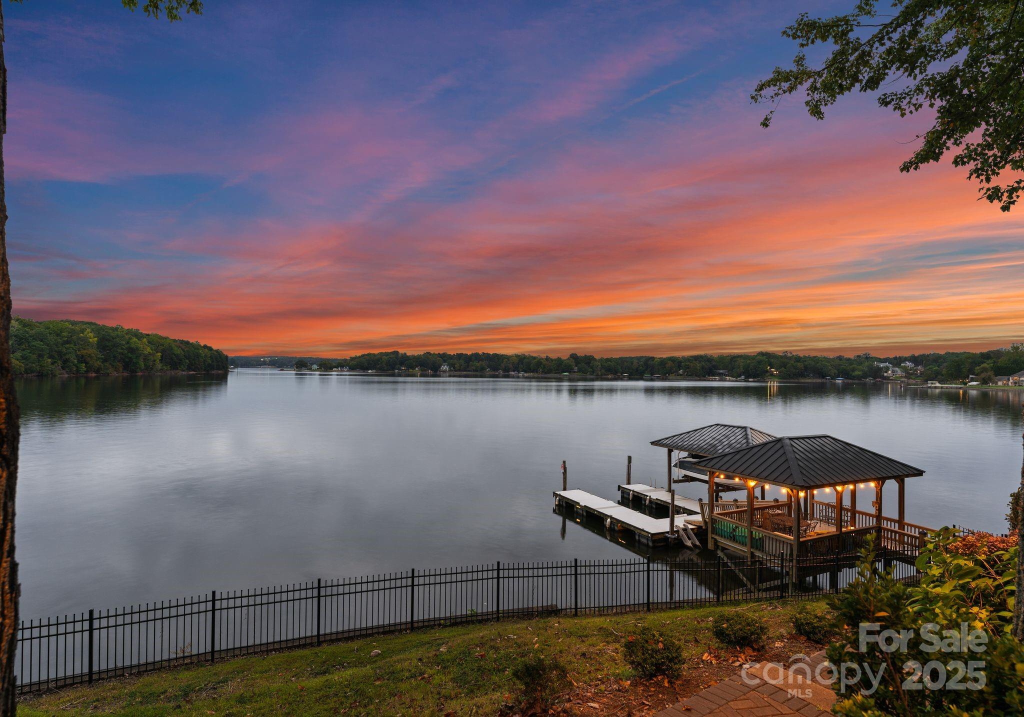Pinnacle Shores - Residential