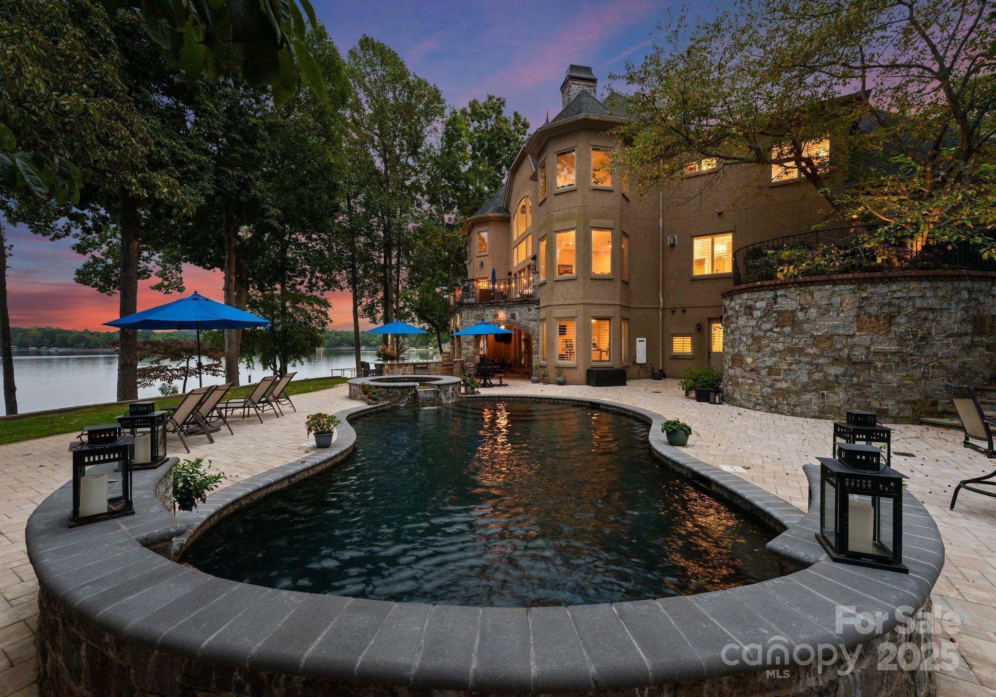 Pinnacle Shores - Residential